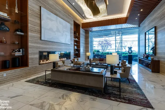 $2,900,000 | 1 West End Avenue, Unit 18H | Upper West Side