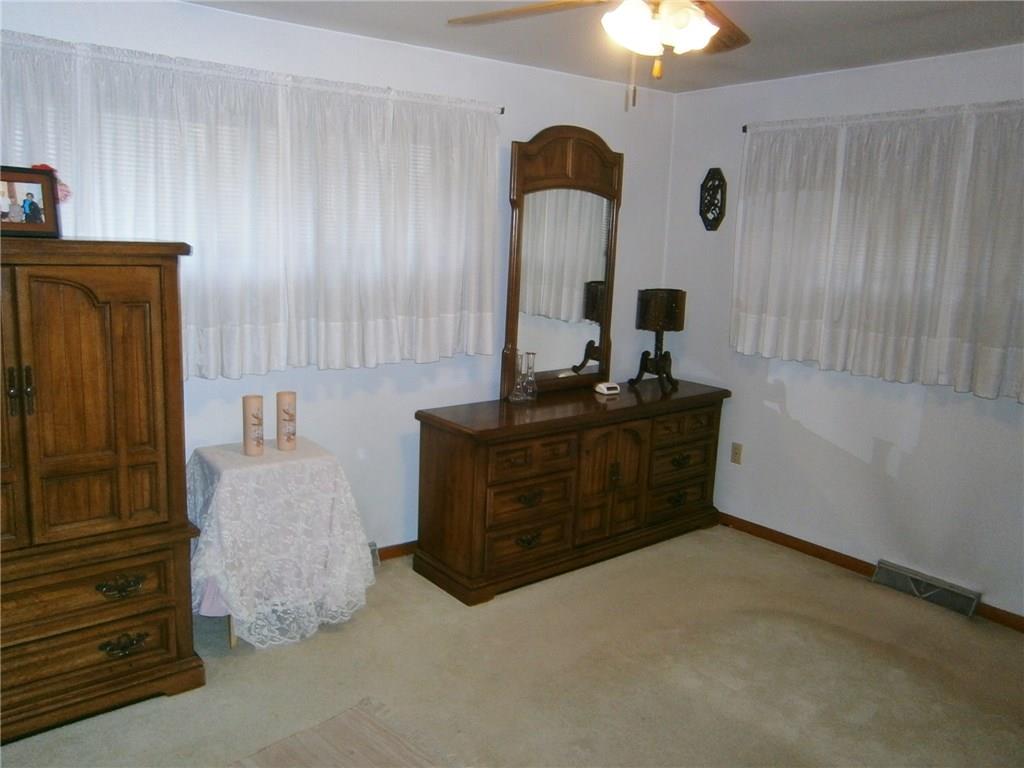 3400 Middletown Road Pittsburgh, PA 15204 - Photo 11 of 23 MASTER BEDROOM