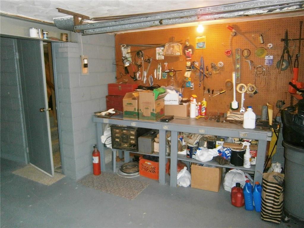 3400 Middletown Road Pittsburgh, PA 15204 - Photo 20 of 23 GARAGE WORKBENCH... WITH POWER
