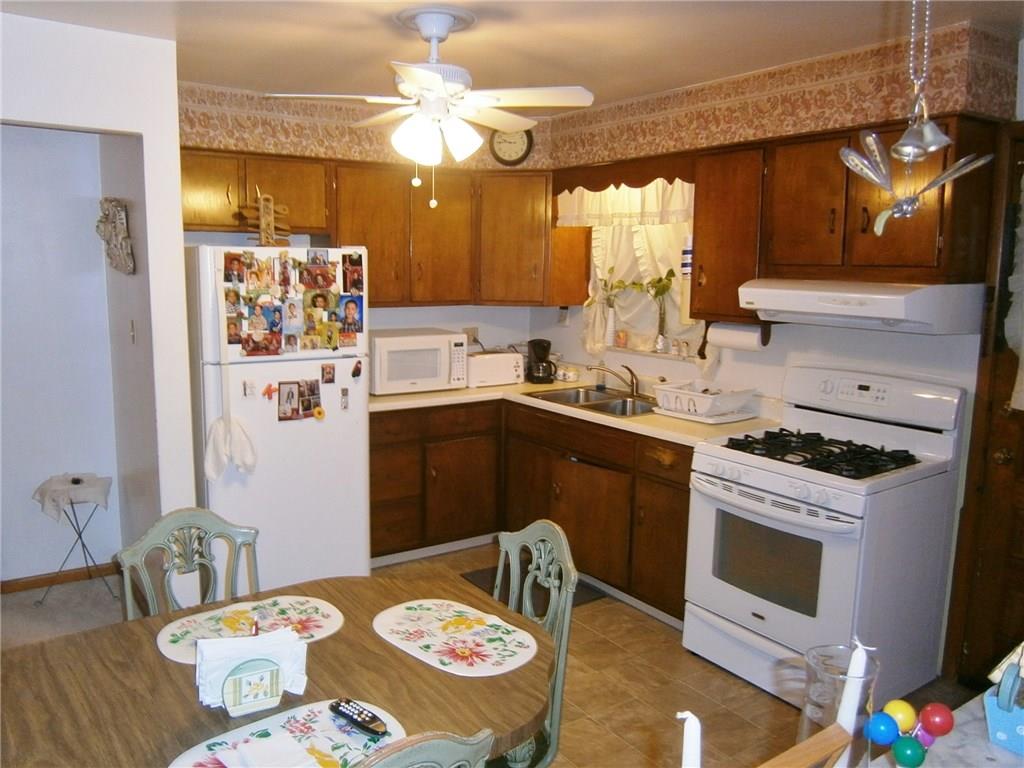 3400 Middletown Road Pittsburgh, PA 15204 - Photo 7 of 23 EAT-IN-KITCHEN WITH ACCESS TO A 26' COVERED REAR PORCH