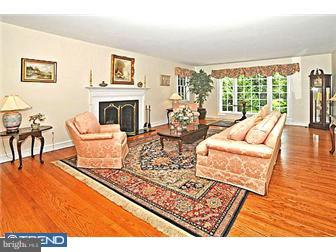 124 Avon Road Haverford, PA 19041 - Photo 8 of 12 Living Room