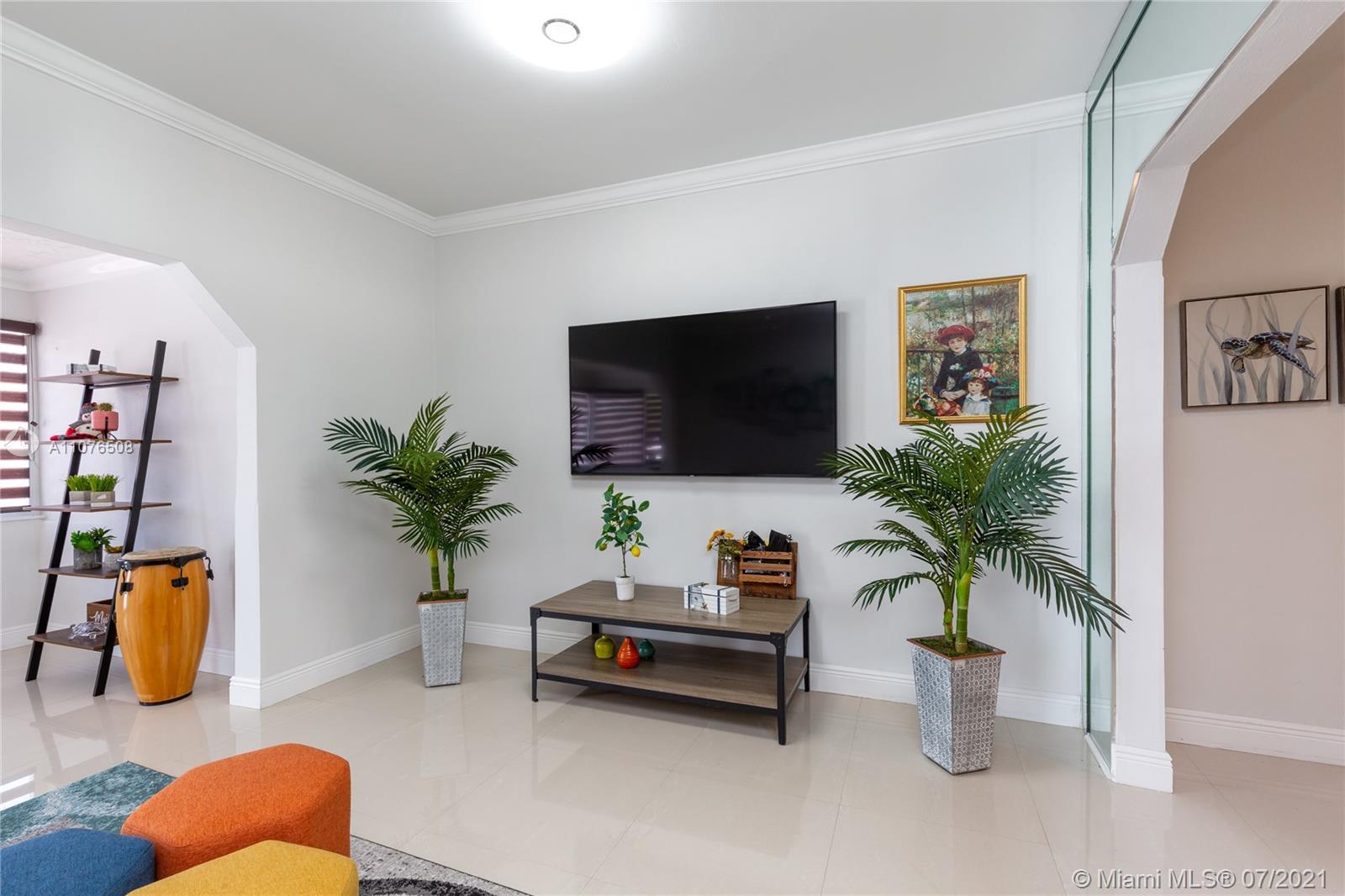 5935 Southwest 4th Street Miami, FL 33144 - Photo 12 of 50 Gallery Image 12