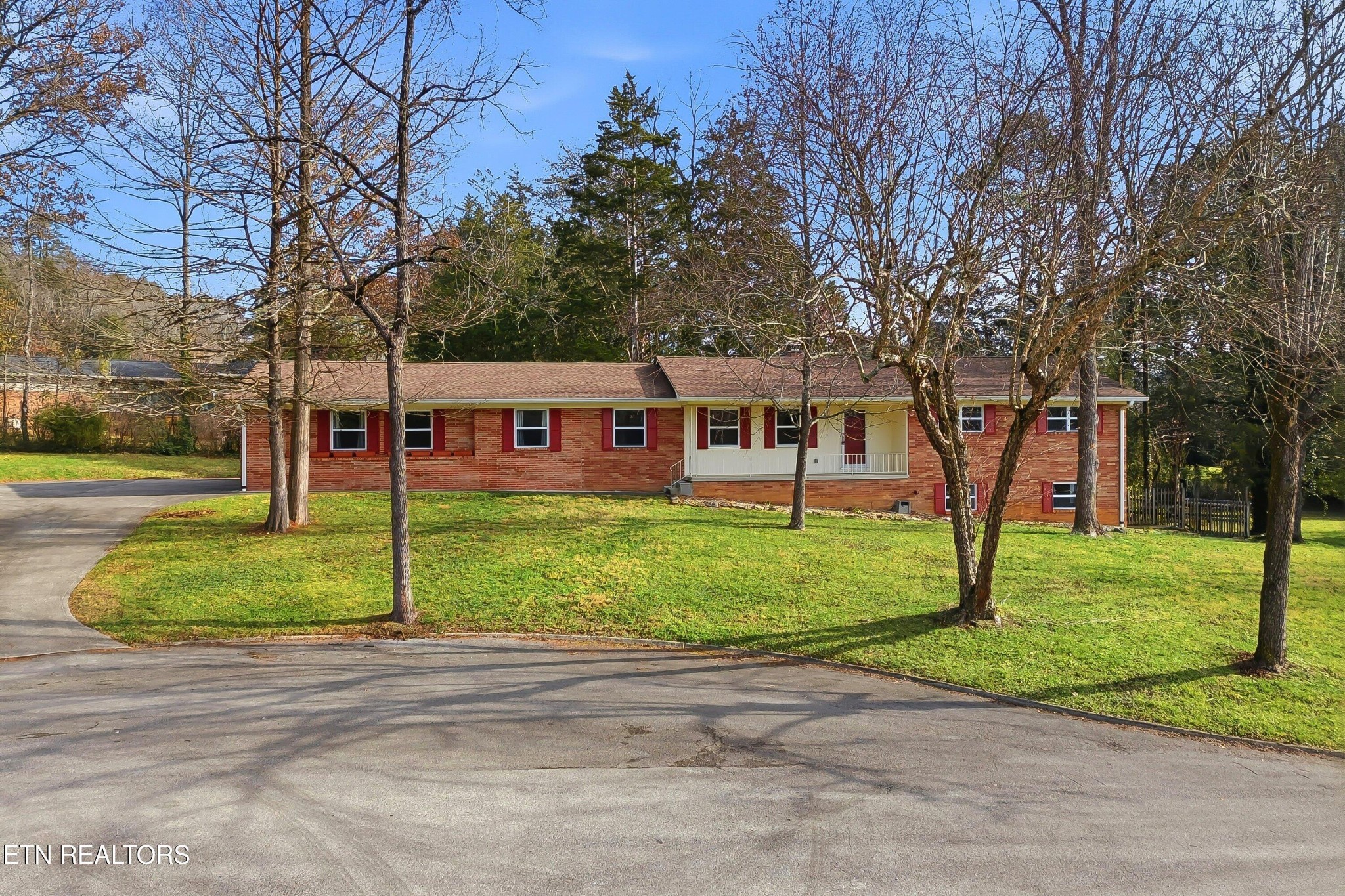 104 Case Lane Oak Ridge, TN 37830 - Photo 1 of 37 Gallery Image 1