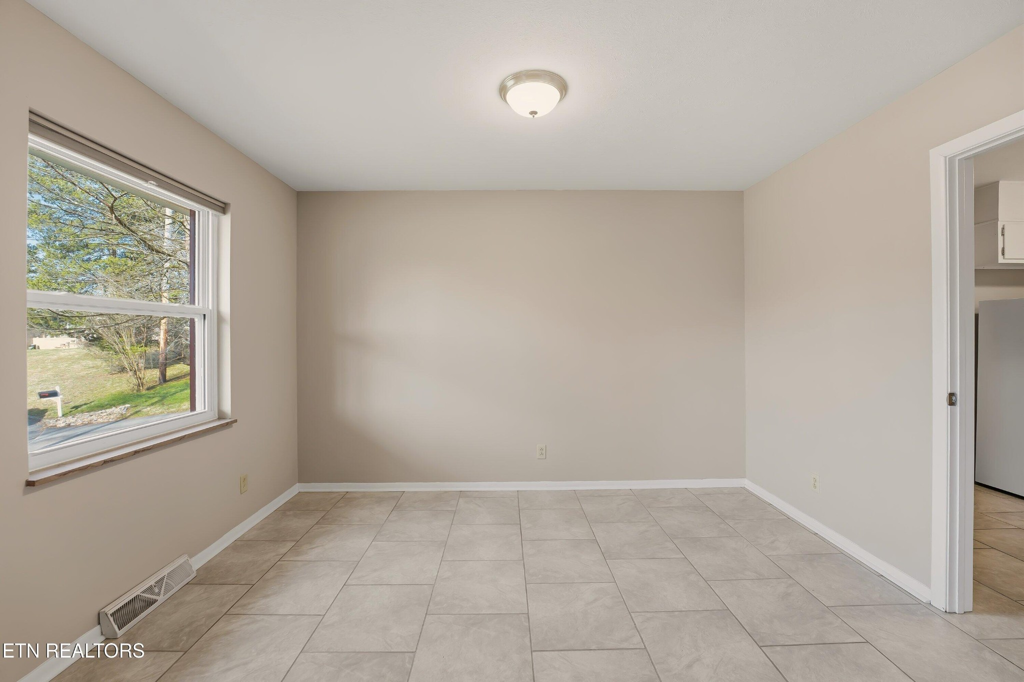 104 Case Lane Oak Ridge, TN 37830 - Photo 7 of 37 Gallery Image 7