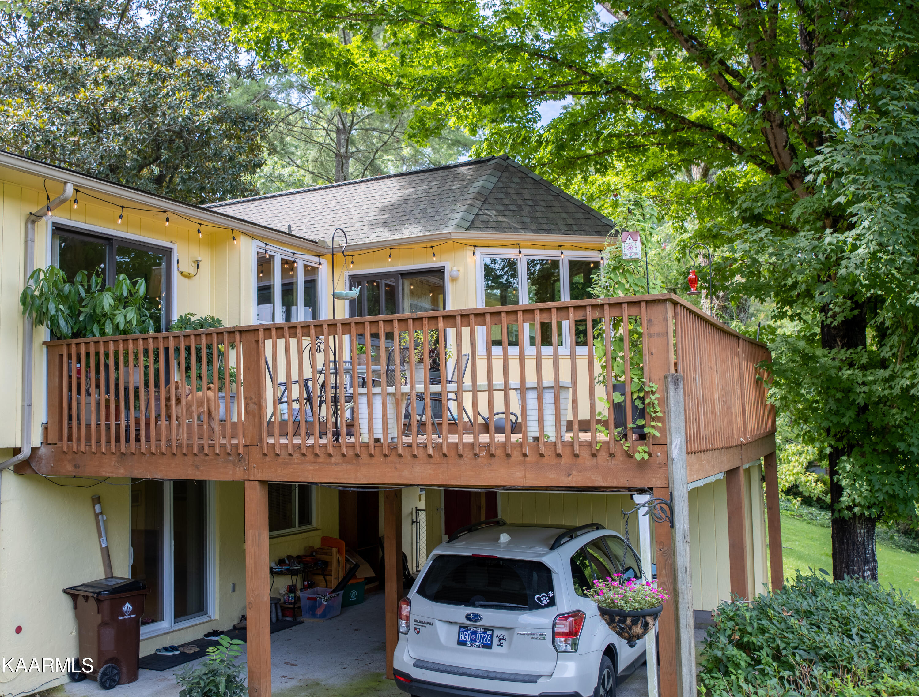 28 Windhaven Lane Oak Ridge, TN 37830 - Photo 2 of 40 Windhaven Back Deck Ladder