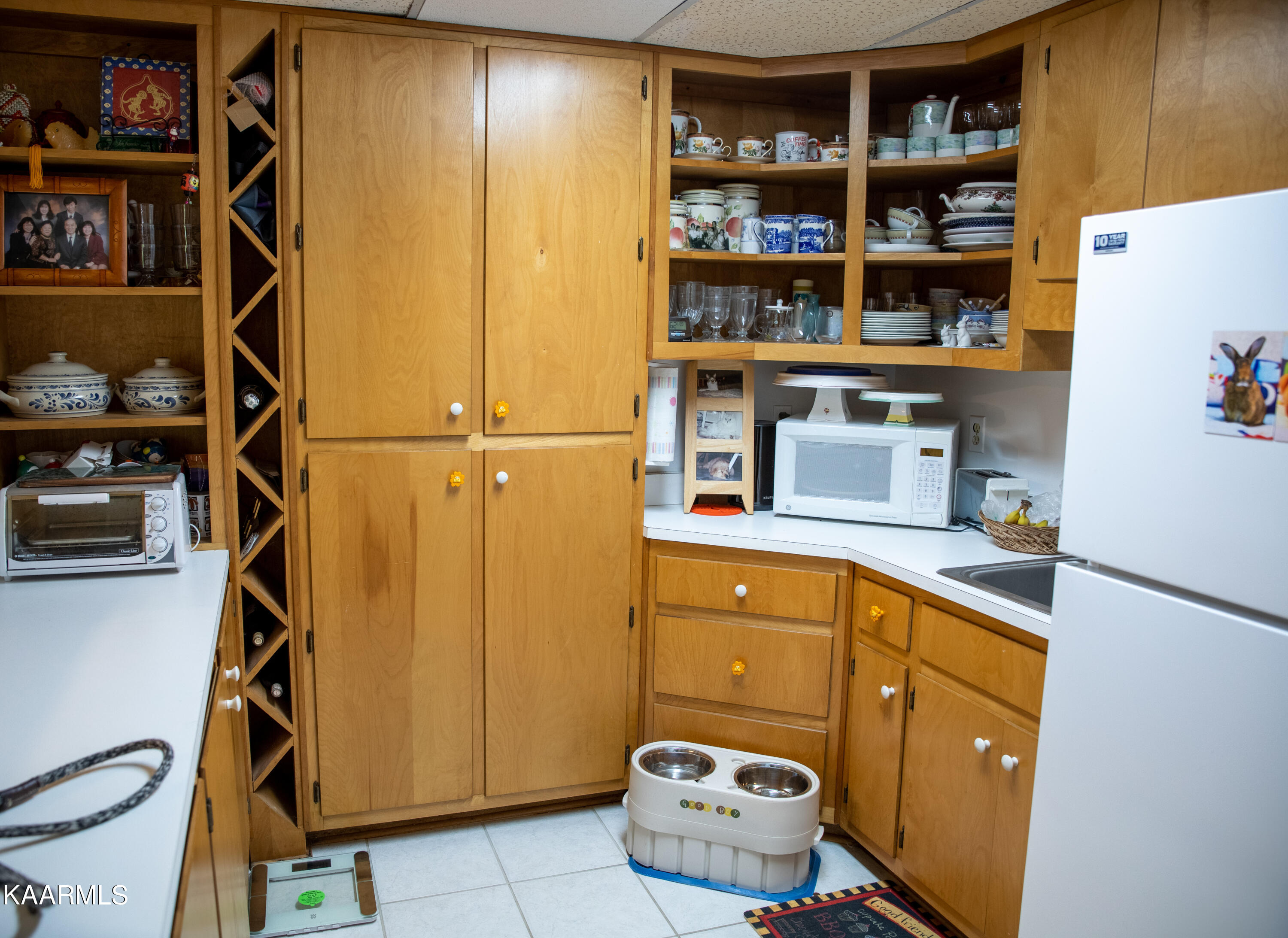 28 Windhaven Lane Oak Ridge, TN 37830 - Photo 4 of 40 Windhaven Den Kitchen