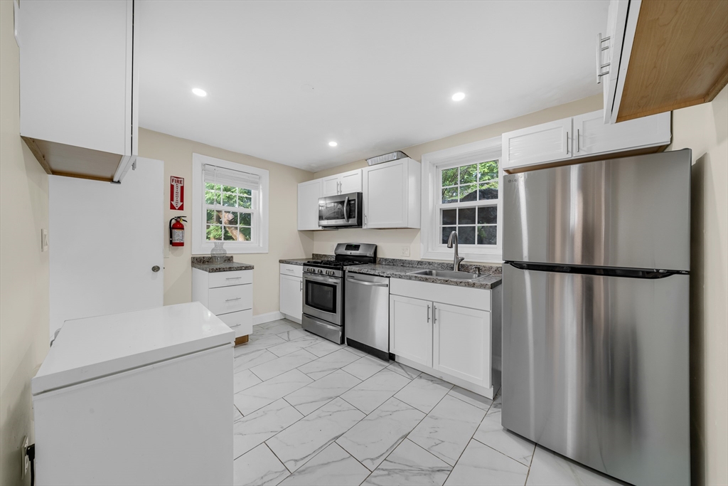 12 Adams Street Lynn, MA 01902 - Photo 6 of 22