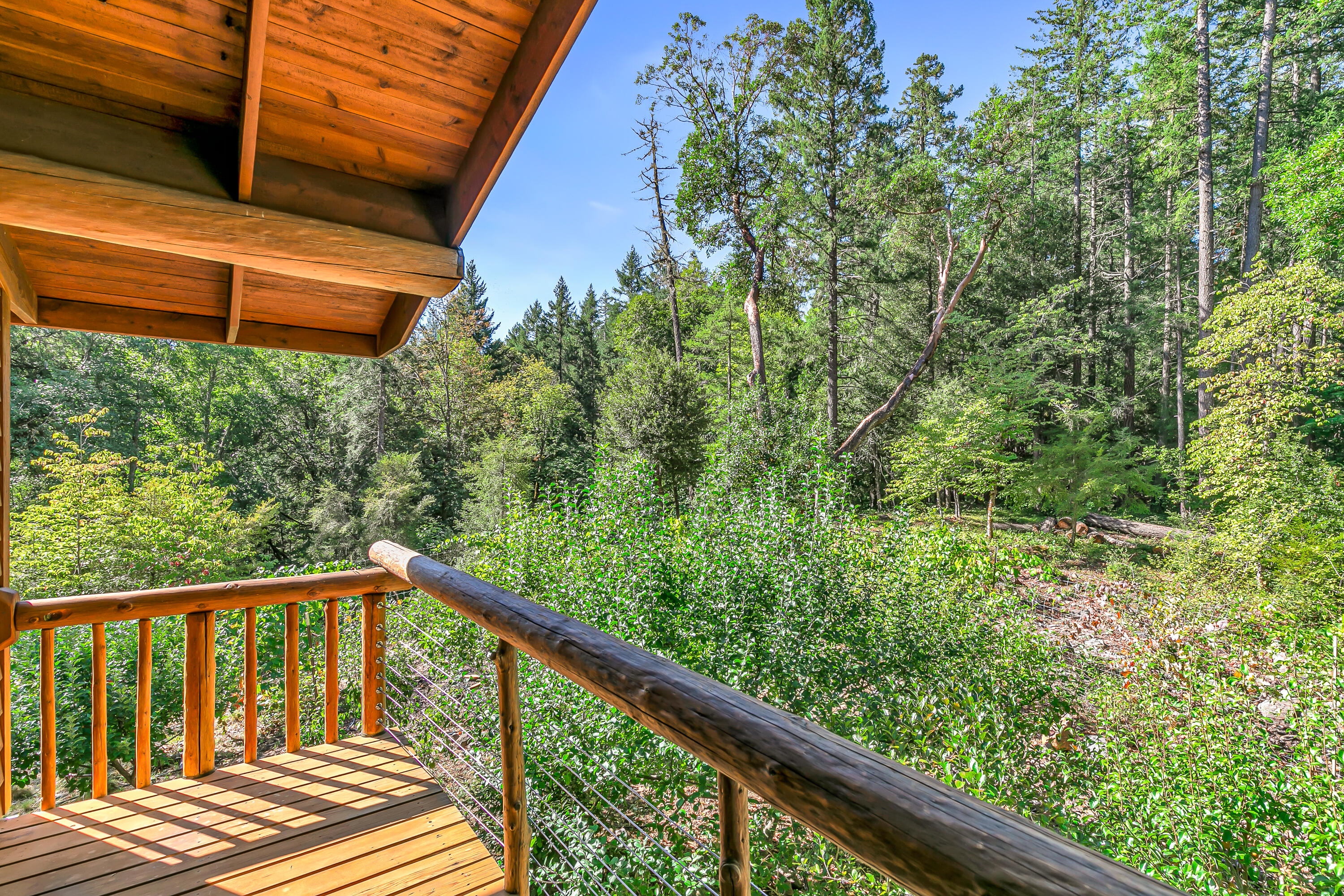 3496 East Fork Road Williams, OR 97544 - Photo 23 of 97 primary balcony