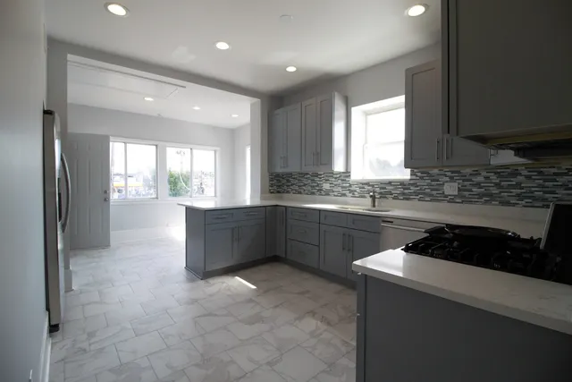 $2,400 | 4807 North Paulina Street, Unit 2, Chicago, IL 60640