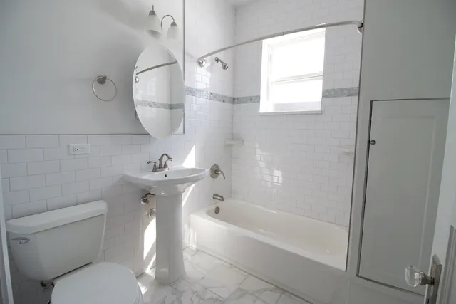 $2,400 | 4807 North Paulina Street, Unit 2, Chicago, IL 60640