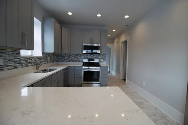 $2,400 | 4807 North Paulina Street, Unit 2, Chicago, IL 60640