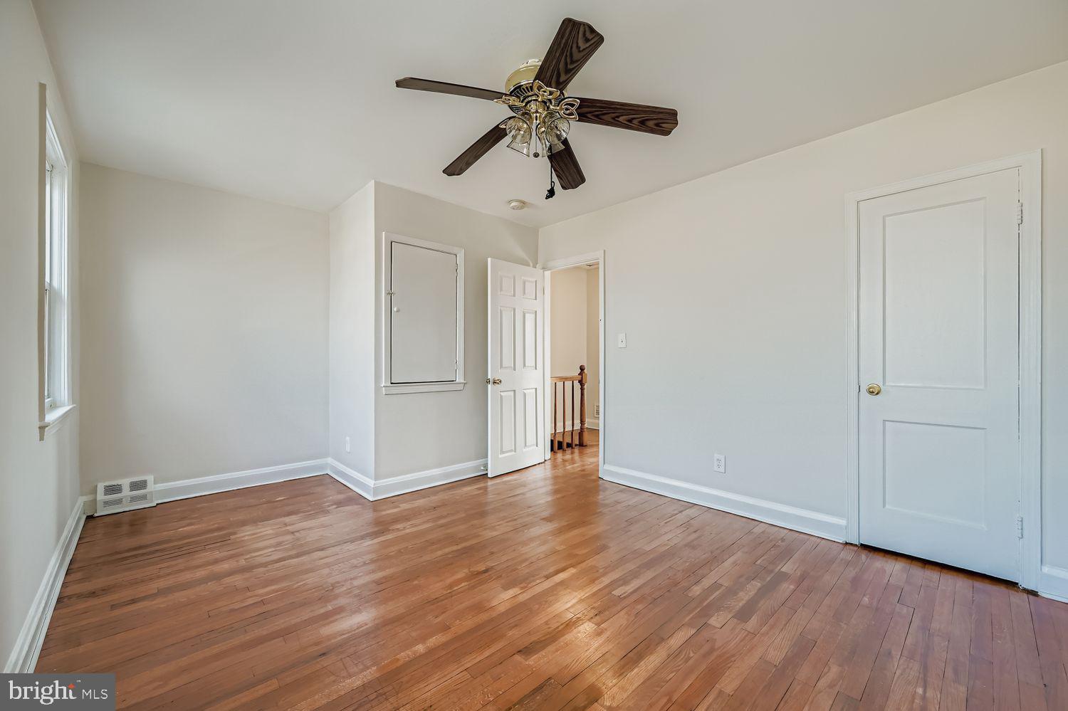 571 Welbrook Road Baltimore, MD 21221 - Photo 14 of 32 15' Wide and Freshly Painted