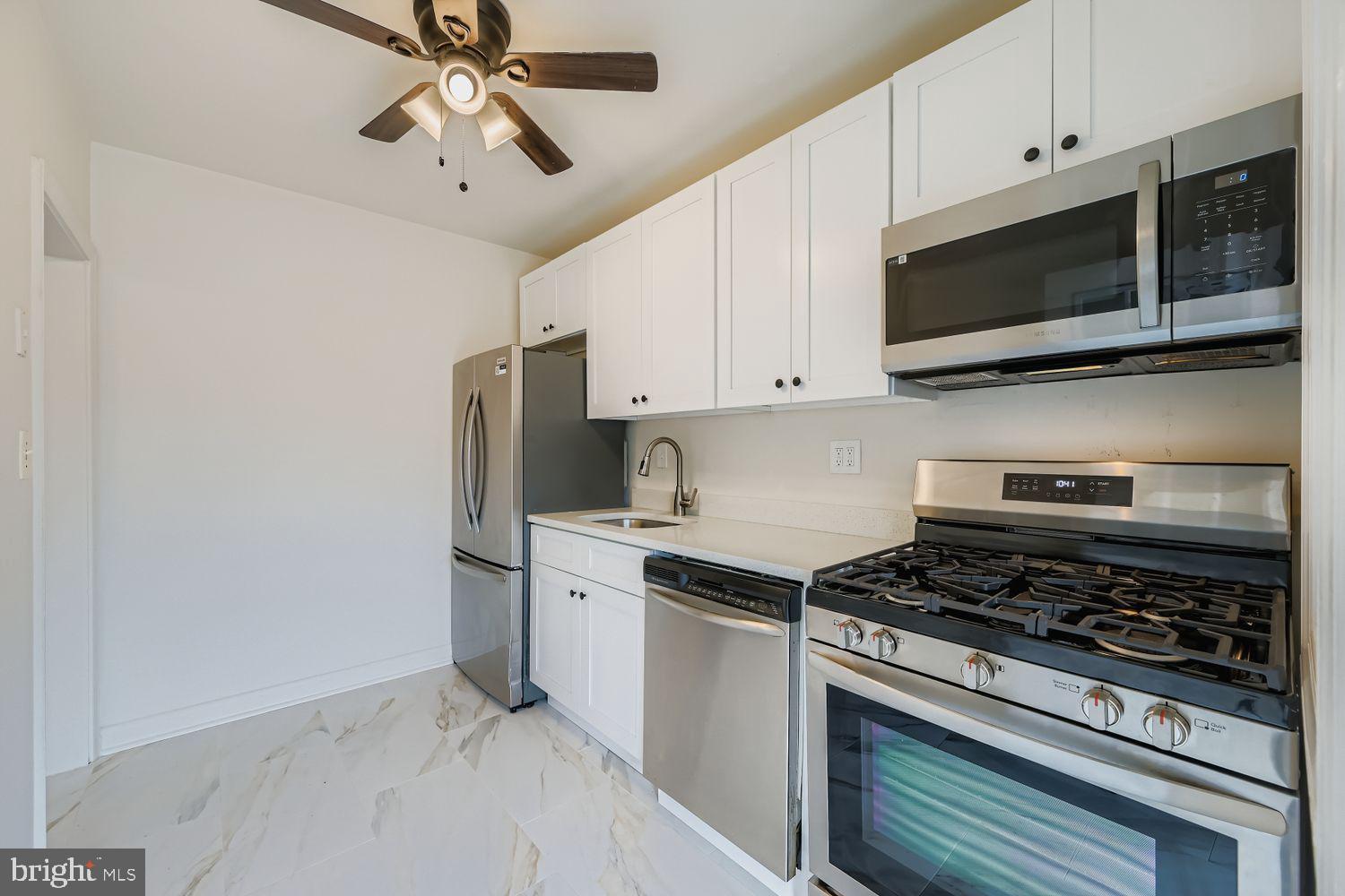 571 Welbrook Road Baltimore, MD 21221 - Photo 10 of 32 Brand New Never Used Kitchen