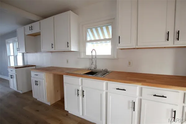 $182,500 | 906 West Jackson Street, Vandalia, IL 62471