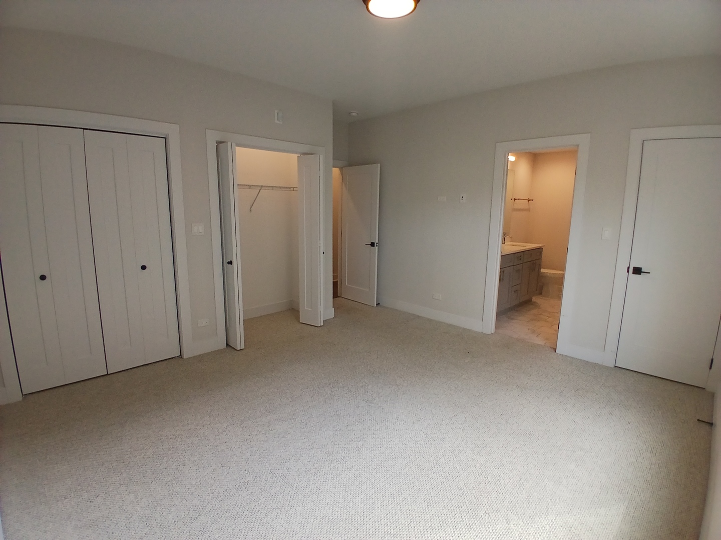 4608 South Indiana Avenue, Unit 1 Chicago, IL 60653 - Photo 20 of 24 a view of an empty room with closet area