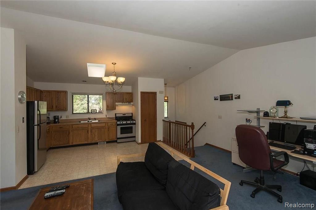 25290 Power Road Farmington Hills, MI 48336 - Photo 8 of 30