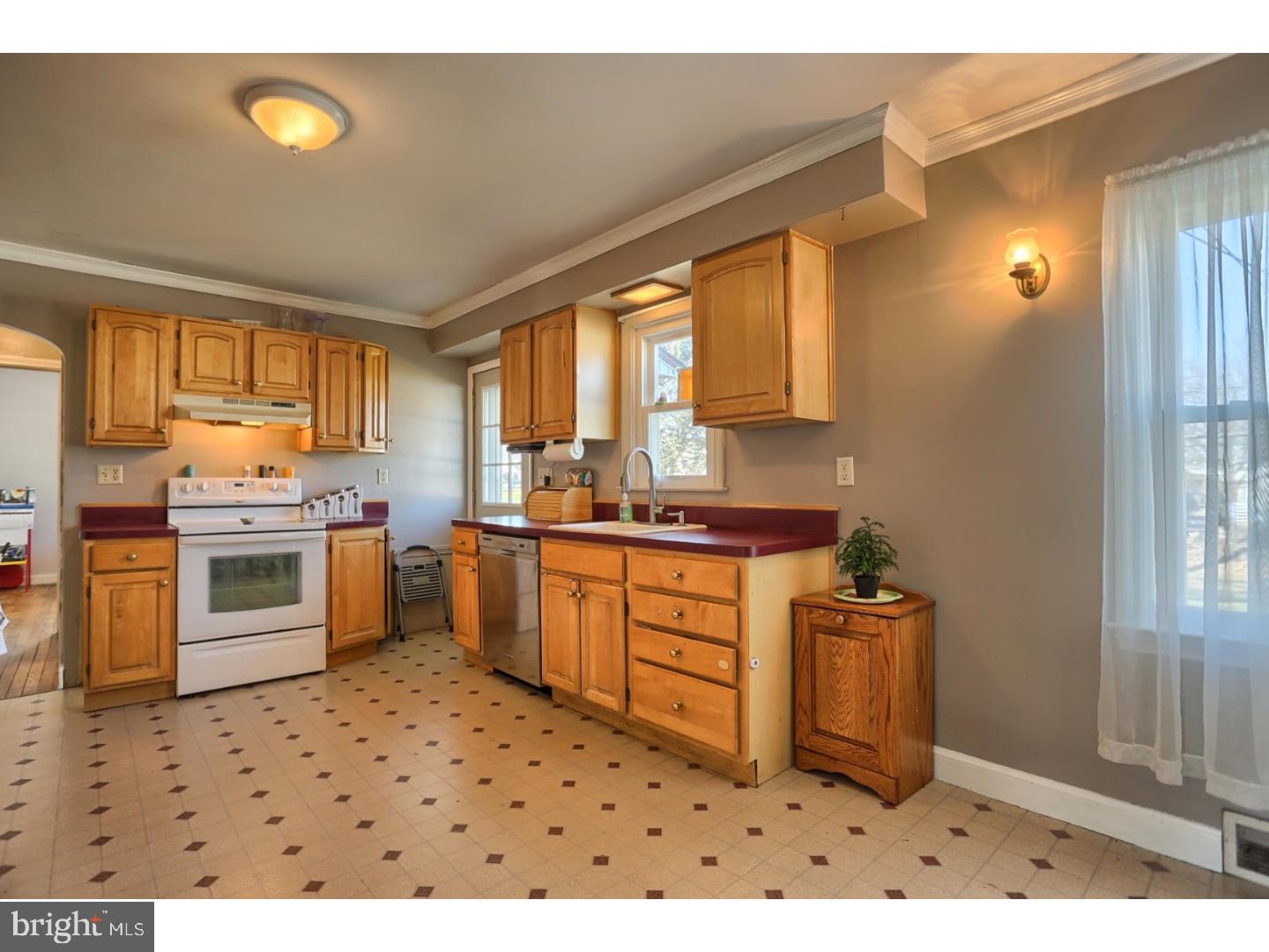 108 Parkside Avenue Reading, PA 19607 - Photo 8 of 23 Gallery Image 8