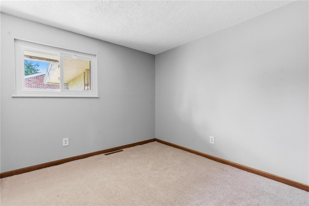 3690 Endover Road Dayton, OH 45439 - Photo 16 of 25 .