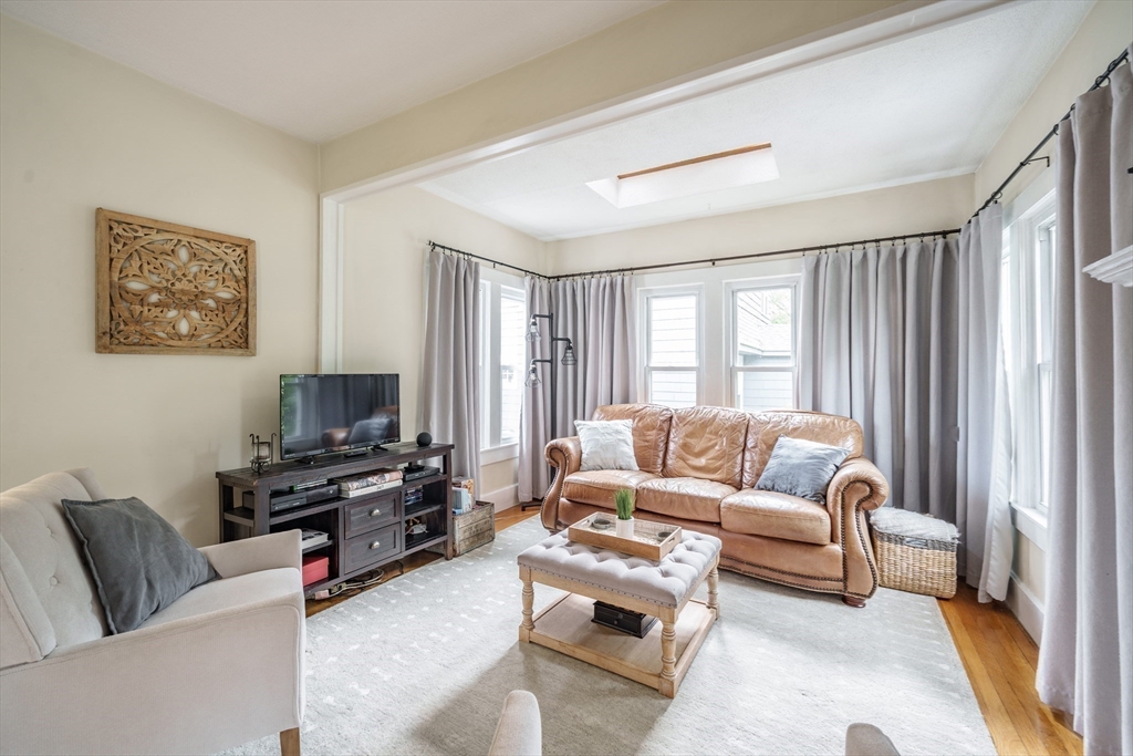 23 Berwick Road Longmeadow, MA 01106 - Photo 4 of 19