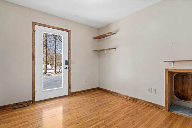 $360,000 | 10010 Highway 284, Waconia, MN 55387