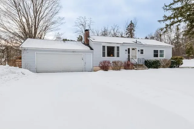 $435,000 | 141 Hillvale Road, Manchester, VT 05255