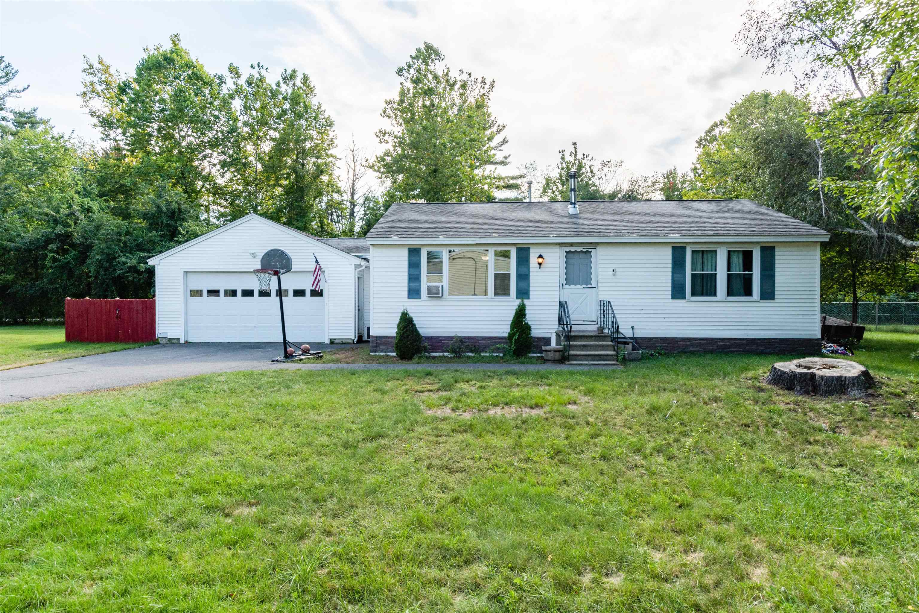 7 Reading Road Nashua, NH 03062 - Photo 1 of 23