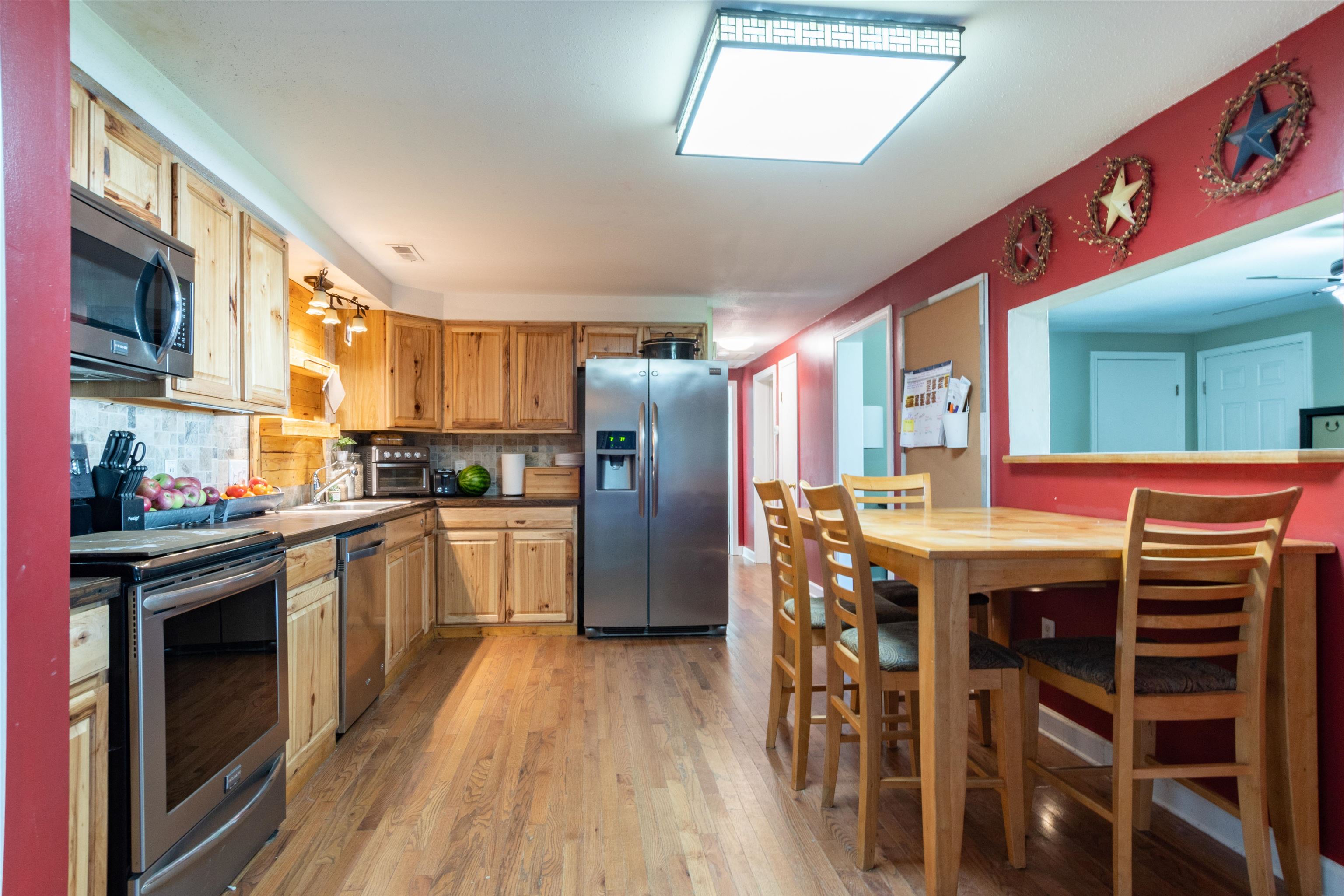 7 Reading Road Nashua, NH 03062 - Photo 4 of 23