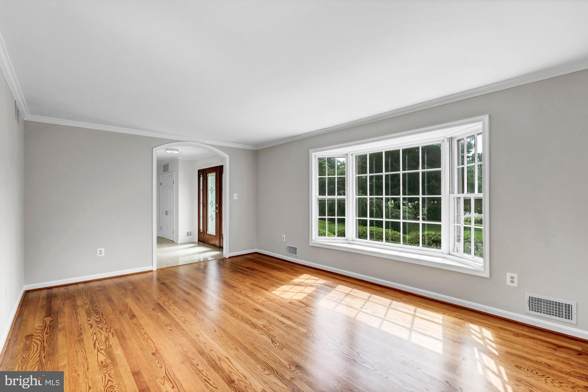 2118 Galloping Way Vienna, VA 22181 - Photo 11 of 102