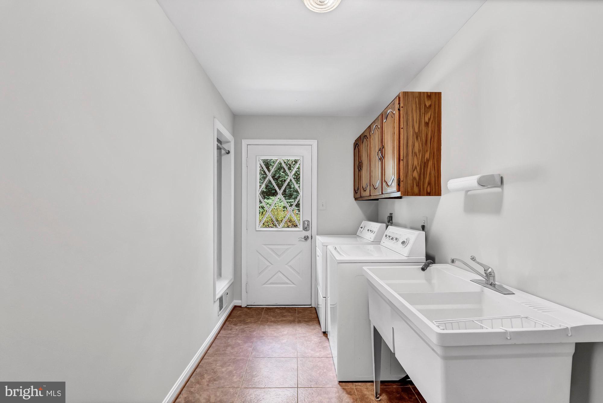 2118 Galloping Way Vienna, VA 22181 - Photo 34 of 102