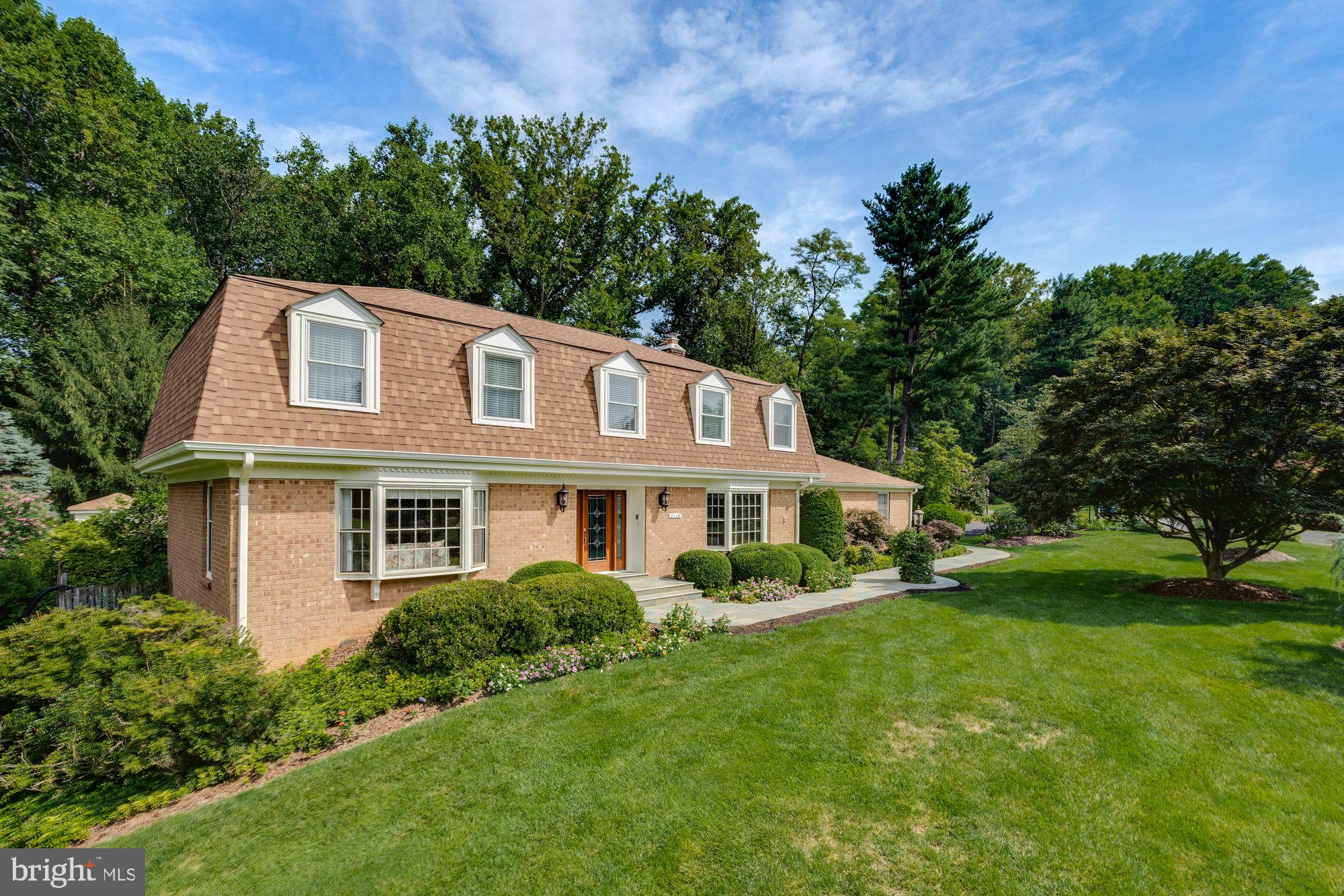 2118 Galloping Way Vienna, VA 22181 - Photo 6 of 102