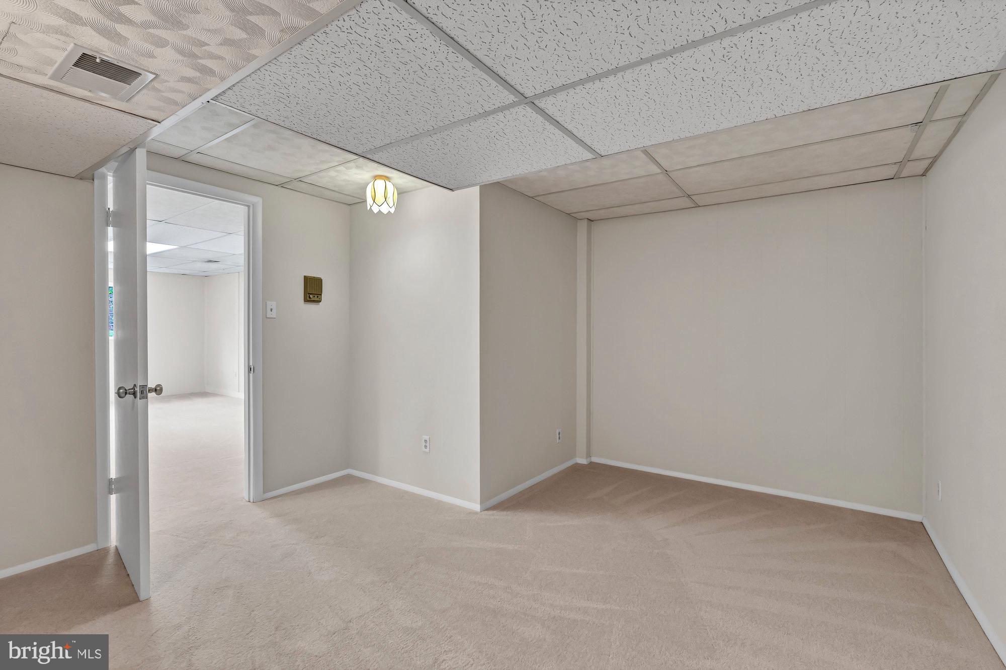 2118 Galloping Way Vienna, VA 22181 - Photo 72 of 102