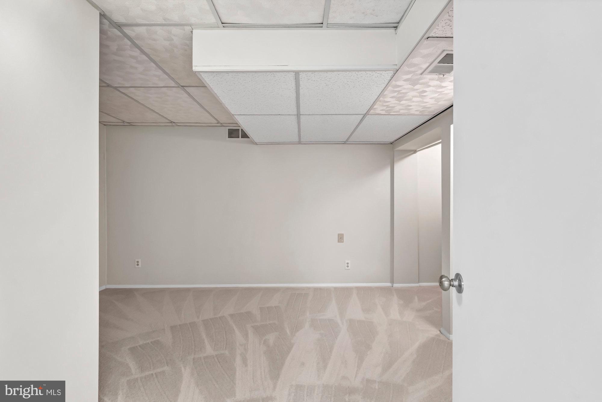 2118 Galloping Way Vienna, VA 22181 - Photo 73 of 102