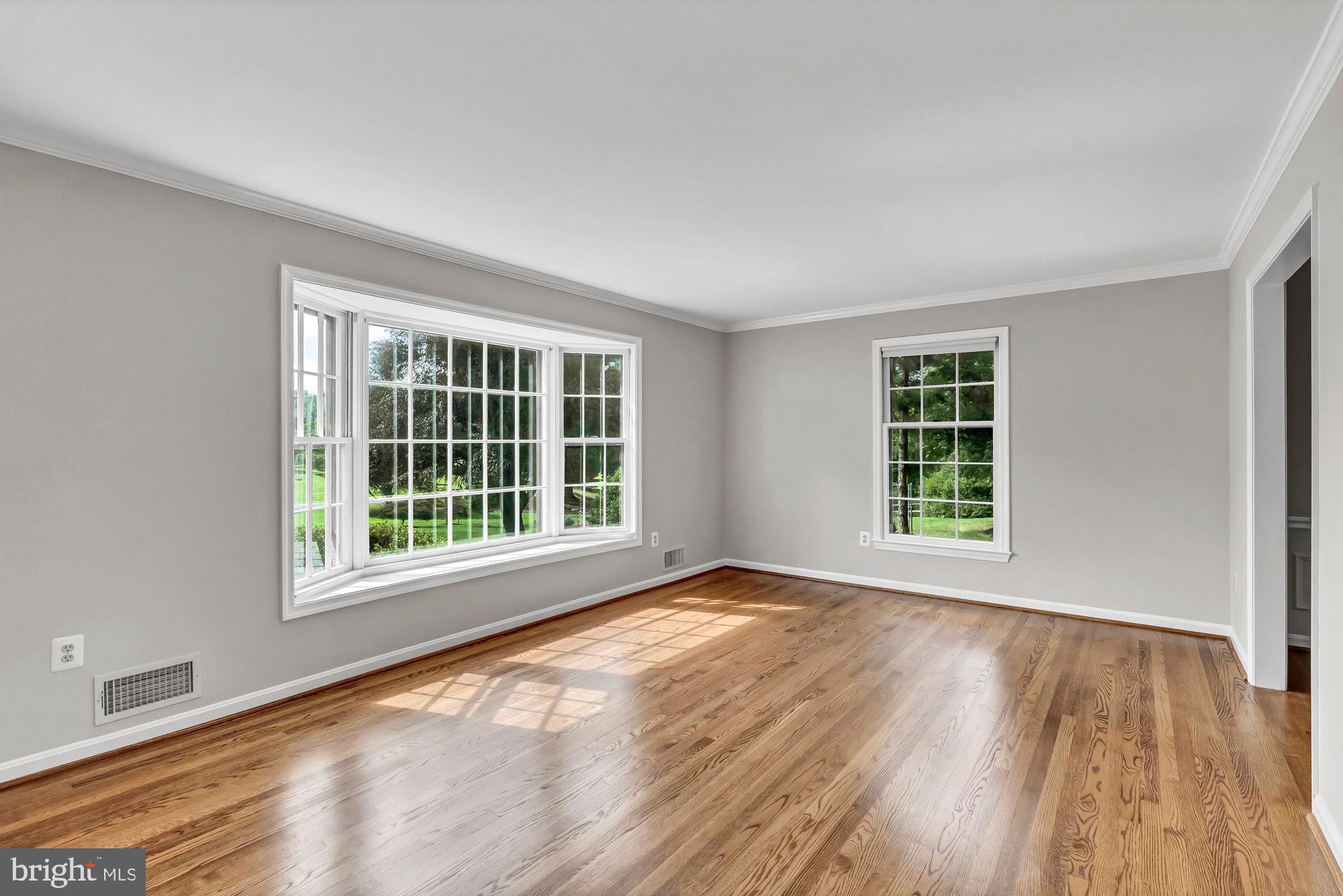 2118 Galloping Way Vienna, VA 22181 - Photo 8 of 102