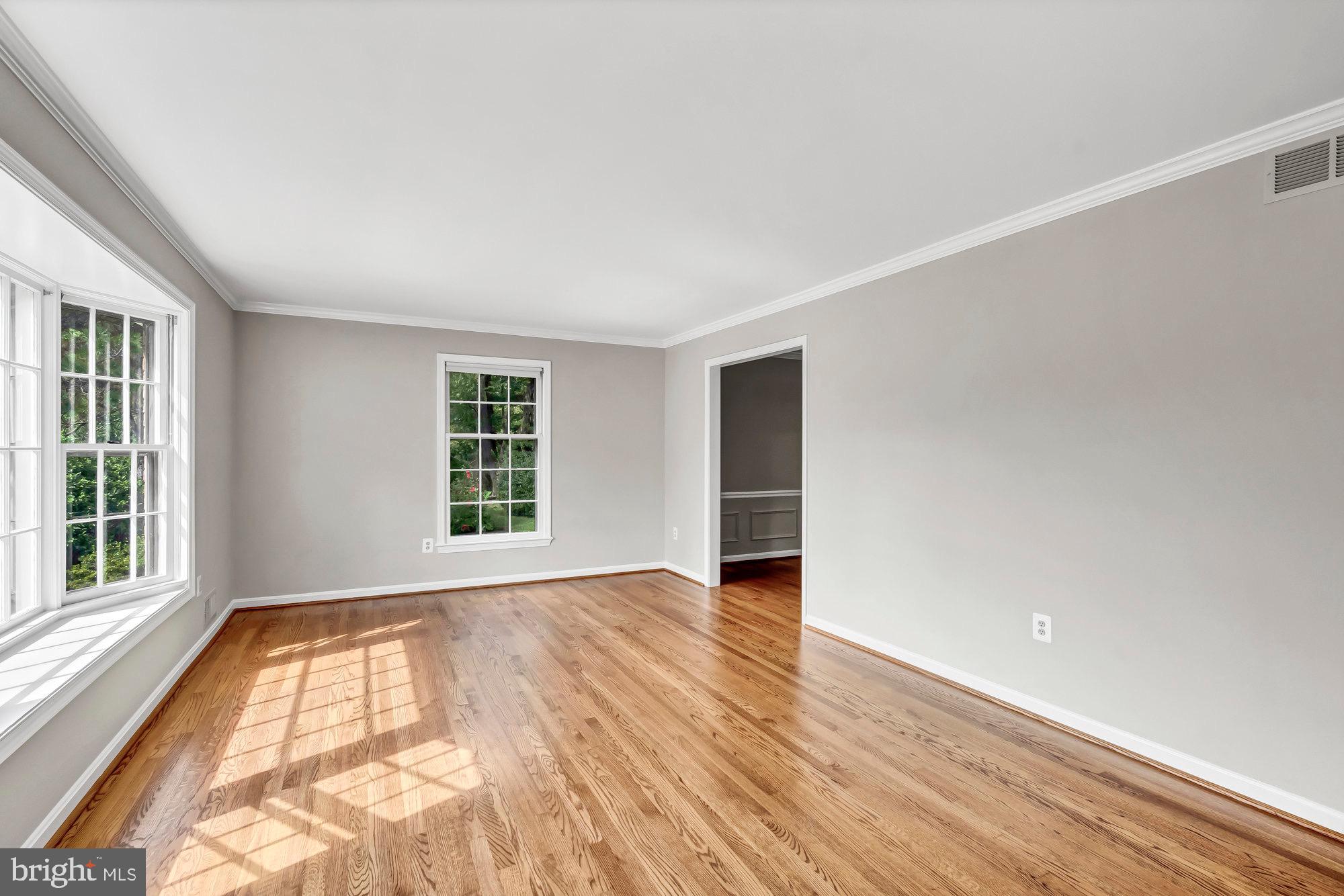 2118 Galloping Way Vienna, VA 22181 - Photo 10 of 102