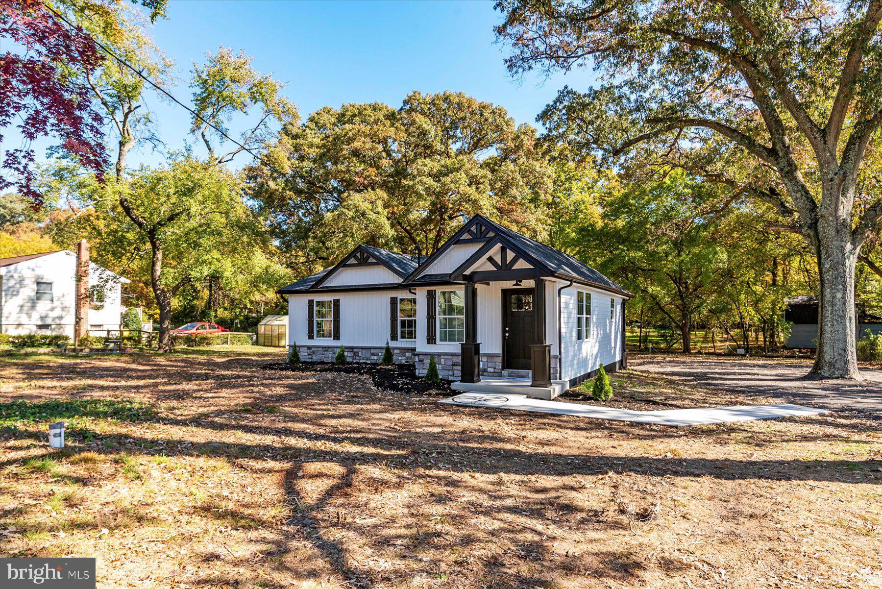 219 Magothy Beach Road Pasadena, MD 21122 - Photo 4 of 31