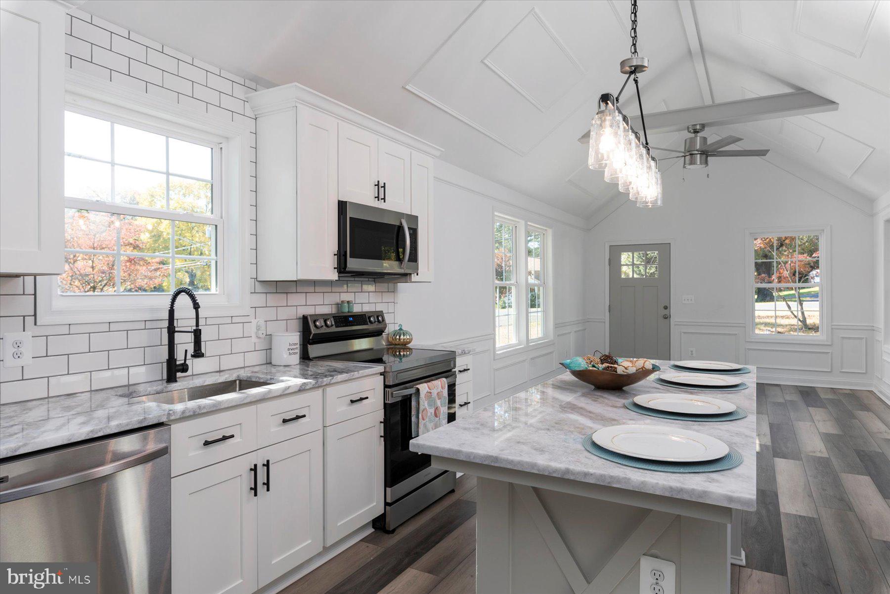 219 Magothy Beach Road Pasadena, MD 21122 - Photo 10 of 31