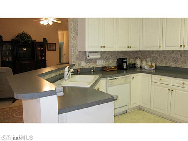3701 Pointer Court High Point, NC 27265 - Photo 6 of 16 Kitchen. Spacious Kitchen with plenty of counter top space and cabinet storage.