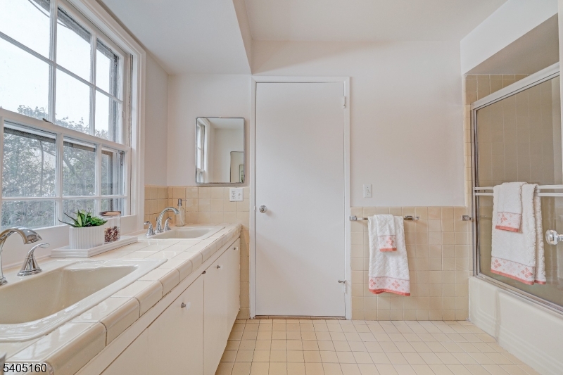 684 Longview Road South Orange, NJ 07079 - Photo 29 of 41