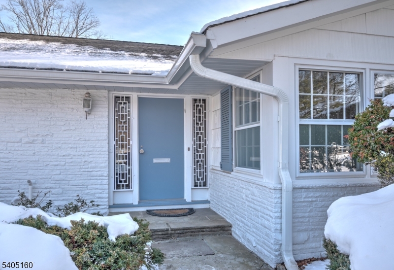 684 Longview Road South Orange, NJ 07079 - Photo 3 of 41