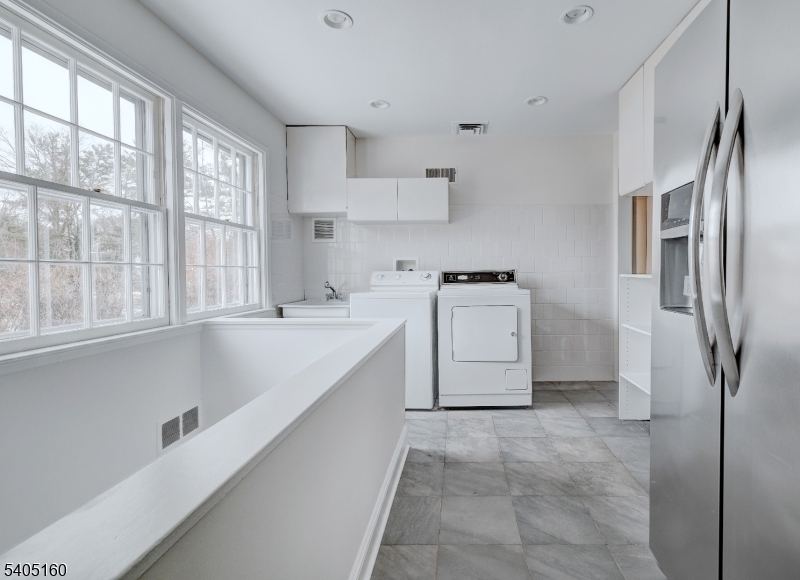 684 Longview Road South Orange, NJ 07079 - Photo 31 of 41