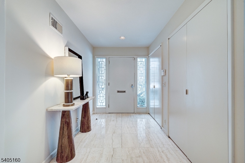 684 Longview Road South Orange, NJ 07079 - Photo 4 of 41