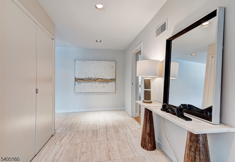 684 Longview Road South Orange, NJ 07079 - Photo 5 of 41