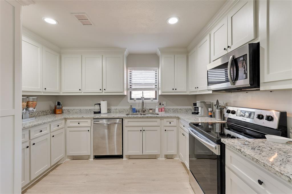 804 Ridgefield Drive Plano, TX 75075 - Photo 13 of 39