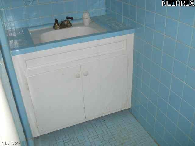 3693 Stoneleigh Road Cleveland Heights, OH 44121 - Photo 10 of 16