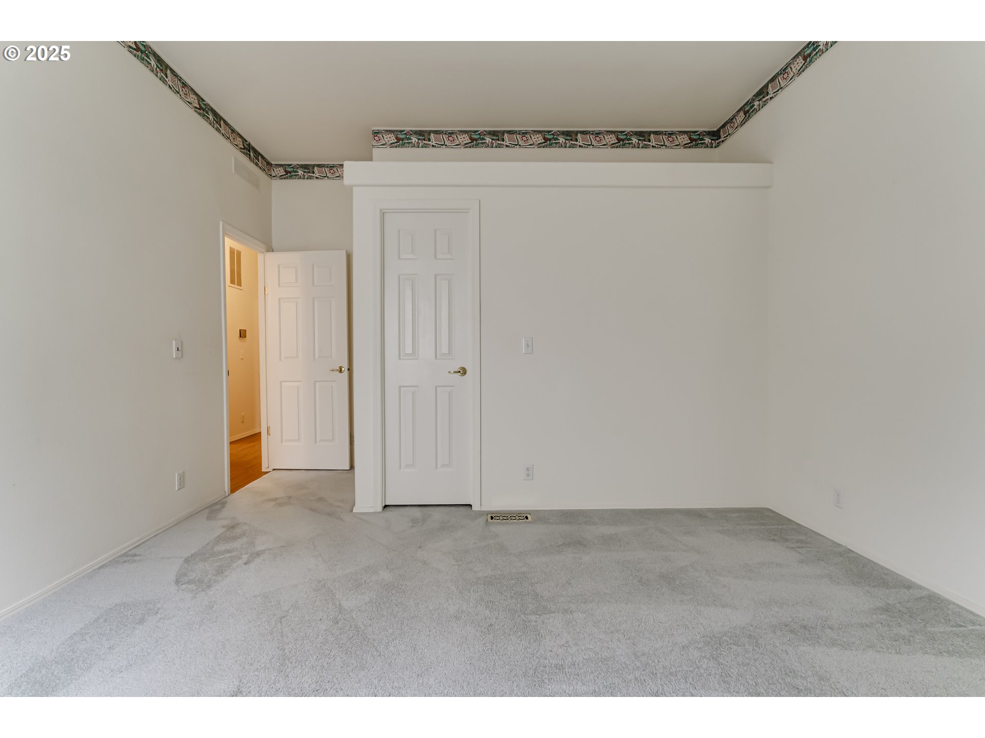 1830 Summerfield Avenue Eugene, OR 97402 - Photo 29 of 39 Bedroom