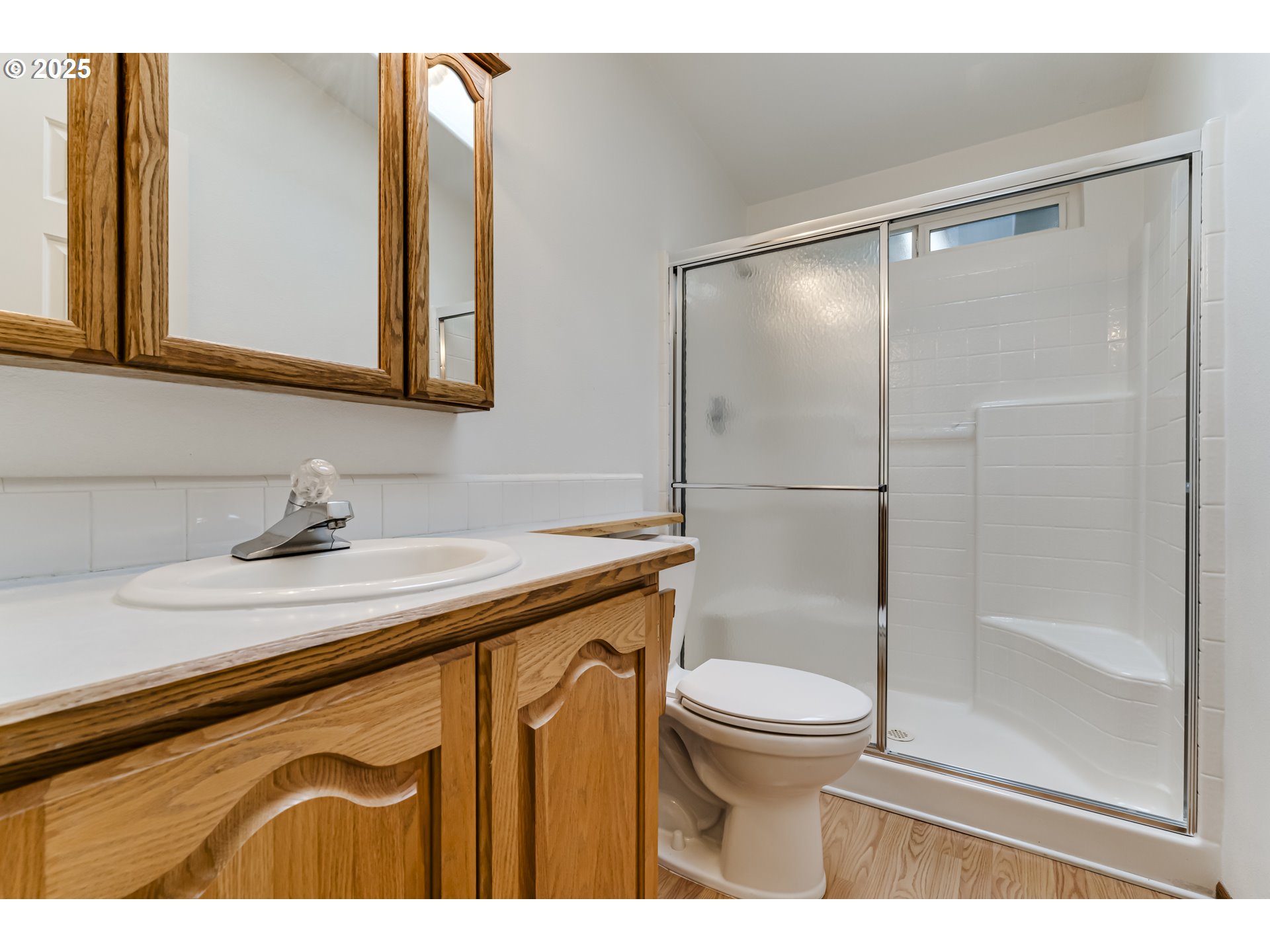 1830 Summerfield Avenue Eugene, OR 97402 - Photo 31 of 39 Bathroom