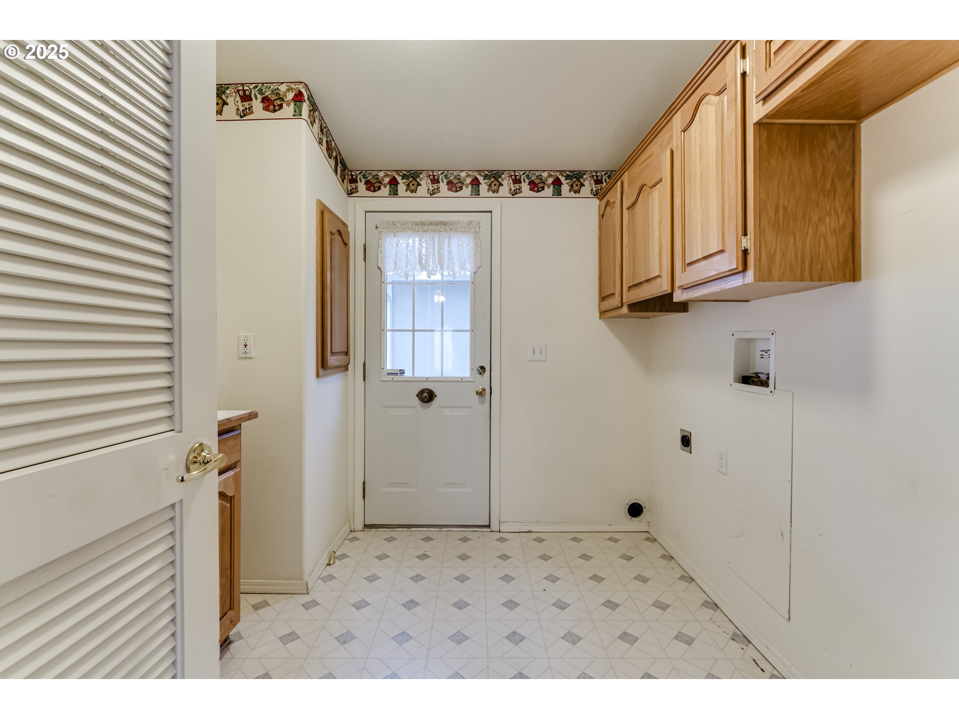 1830 Summerfield Avenue Eugene, OR 97402 - Photo 33 of 39 Laundry