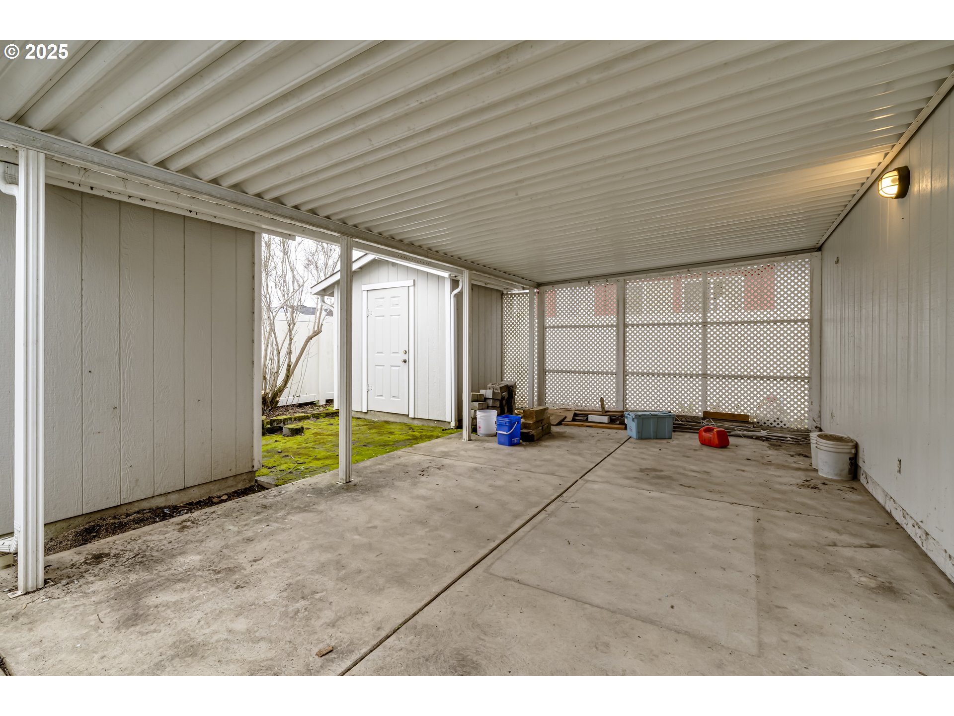 1830 Summerfield Avenue Eugene, OR 97402 - Photo 35 of 39 Covered Patio