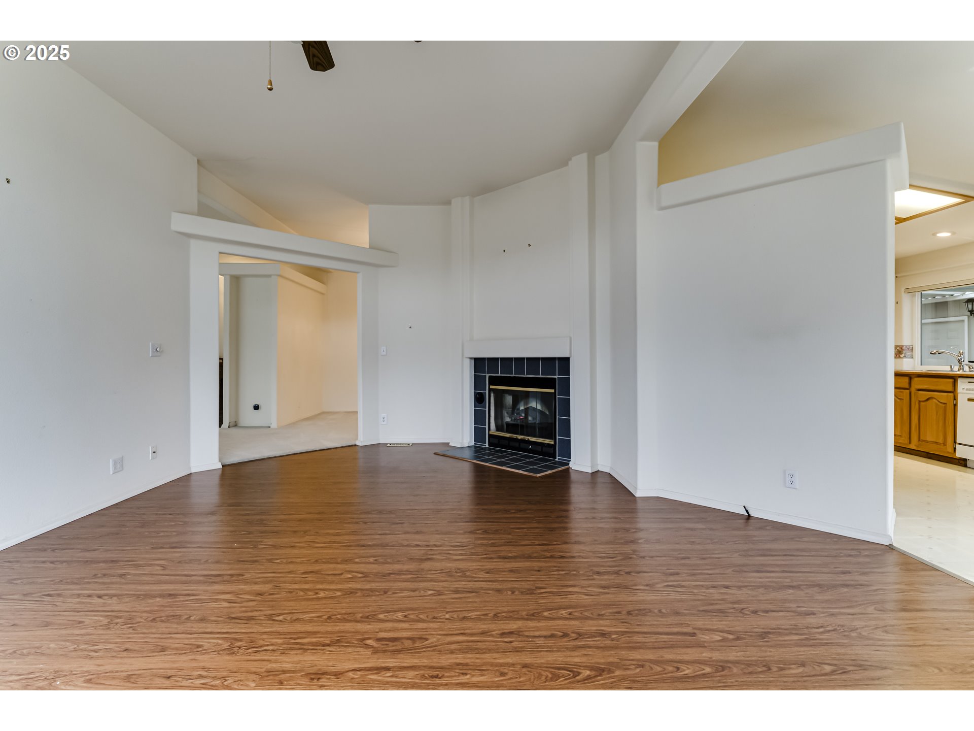 1830 Summerfield Avenue Eugene, OR 97402 - Photo 7 of 39 Family Room
