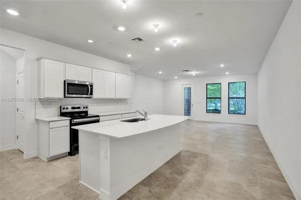 $4,350 | 8339 Northwest 7th Place, Plantation, FL 33324